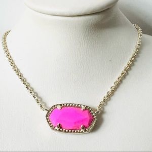 Kendra Scott Elisa Magenta Magnesite/gold color border pendant necklace